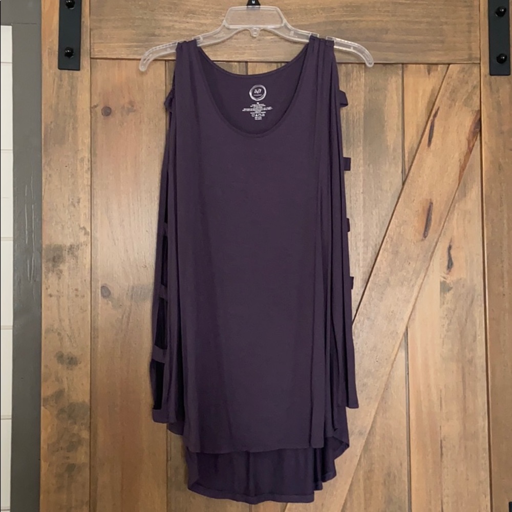 Open sleeve tee